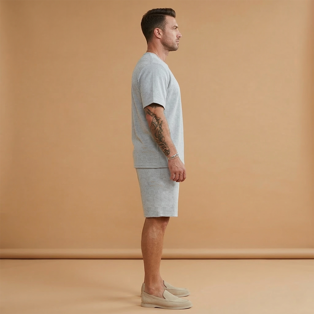 Men's Two-Piece Set with Short Sleeves and Cargo Pockets
