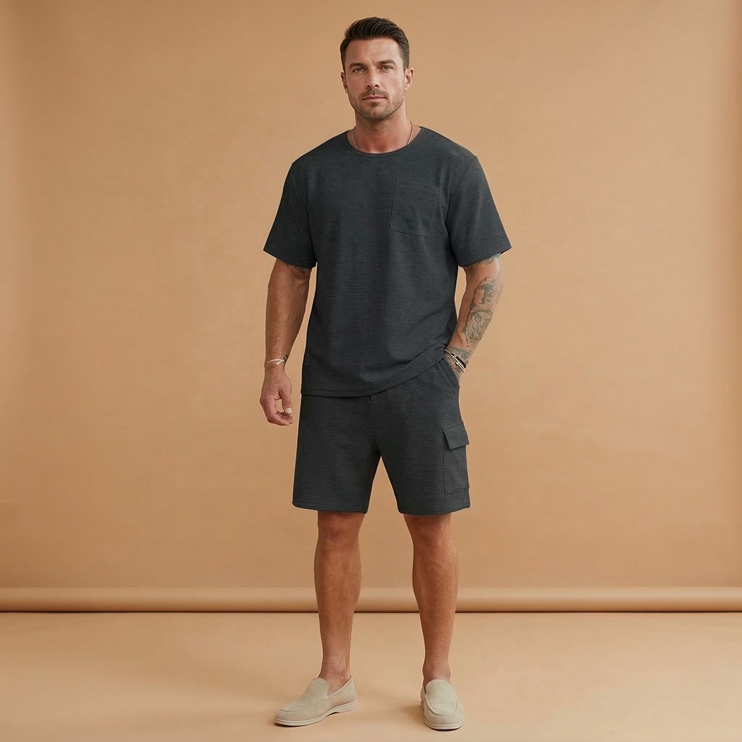 Men's Two-Piece Set with Short Sleeves and Cargo Pockets
