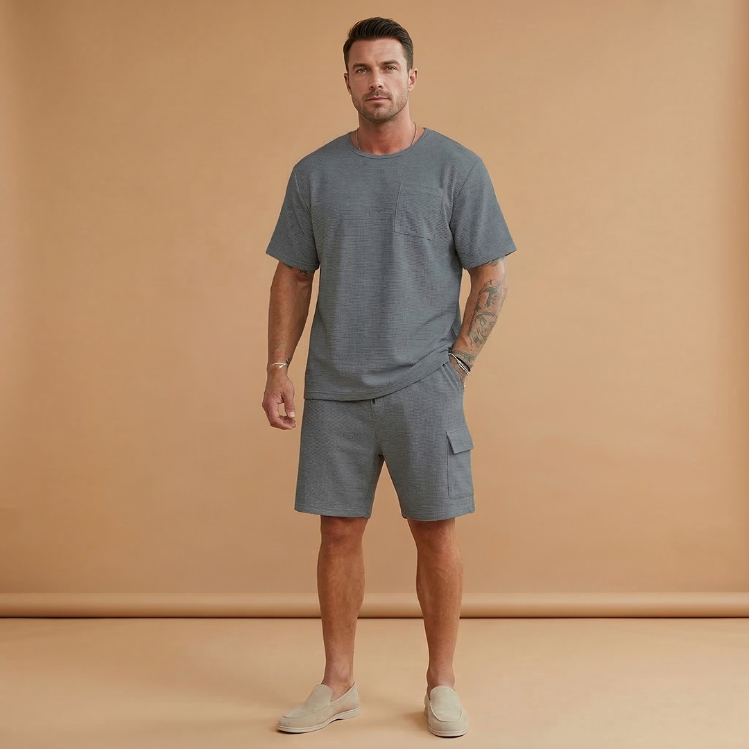 Men's Two-Piece Set with Short Sleeves and Cargo Pockets
