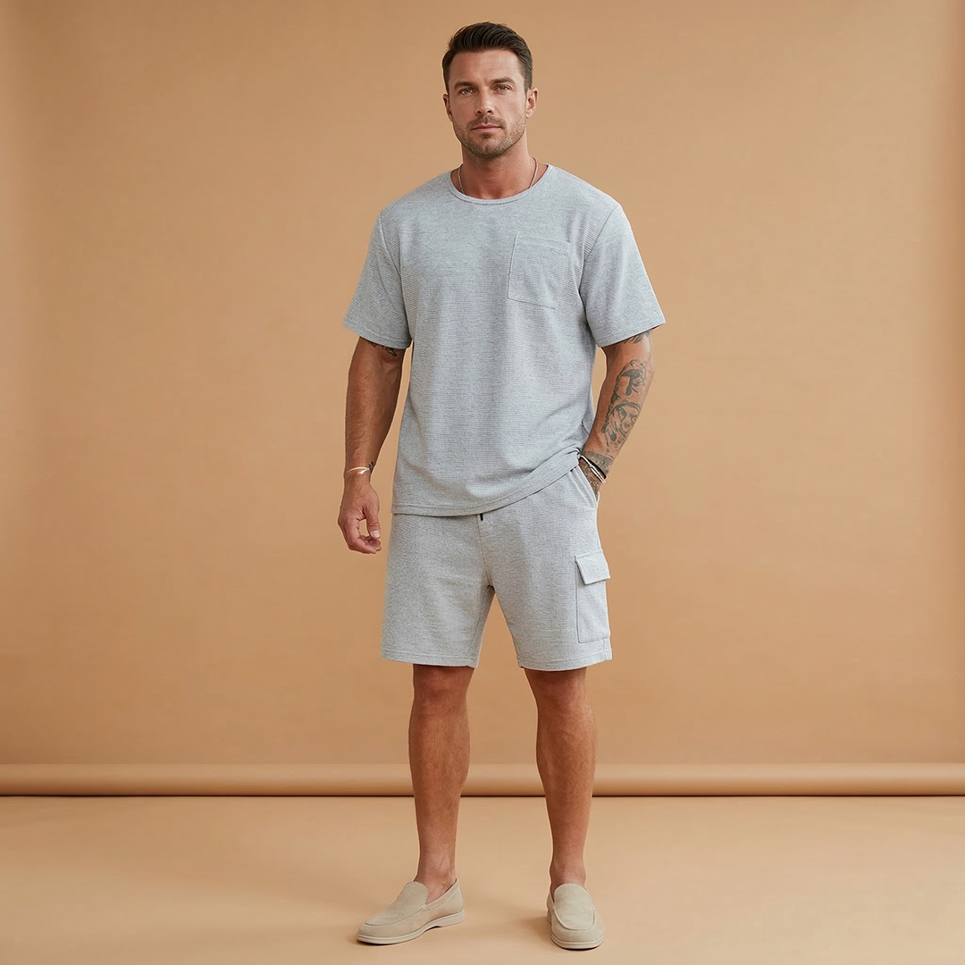Men's Two-Piece Set with Short Sleeves and Cargo Pockets
