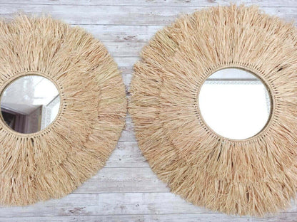 Round Farmhouse Mirror With Straw