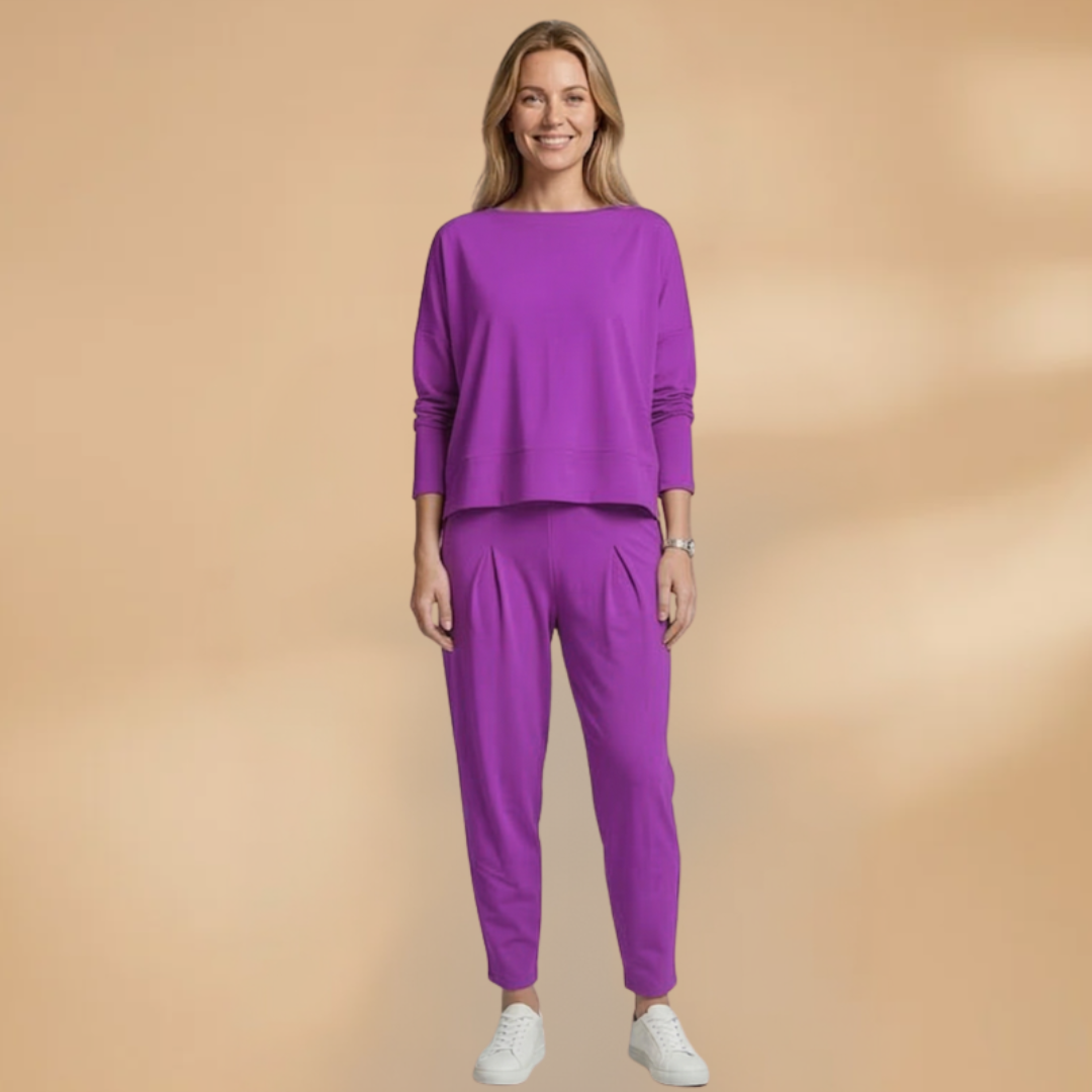 Women’s Two-Piece Set with Round Neck and Tapered Trousers