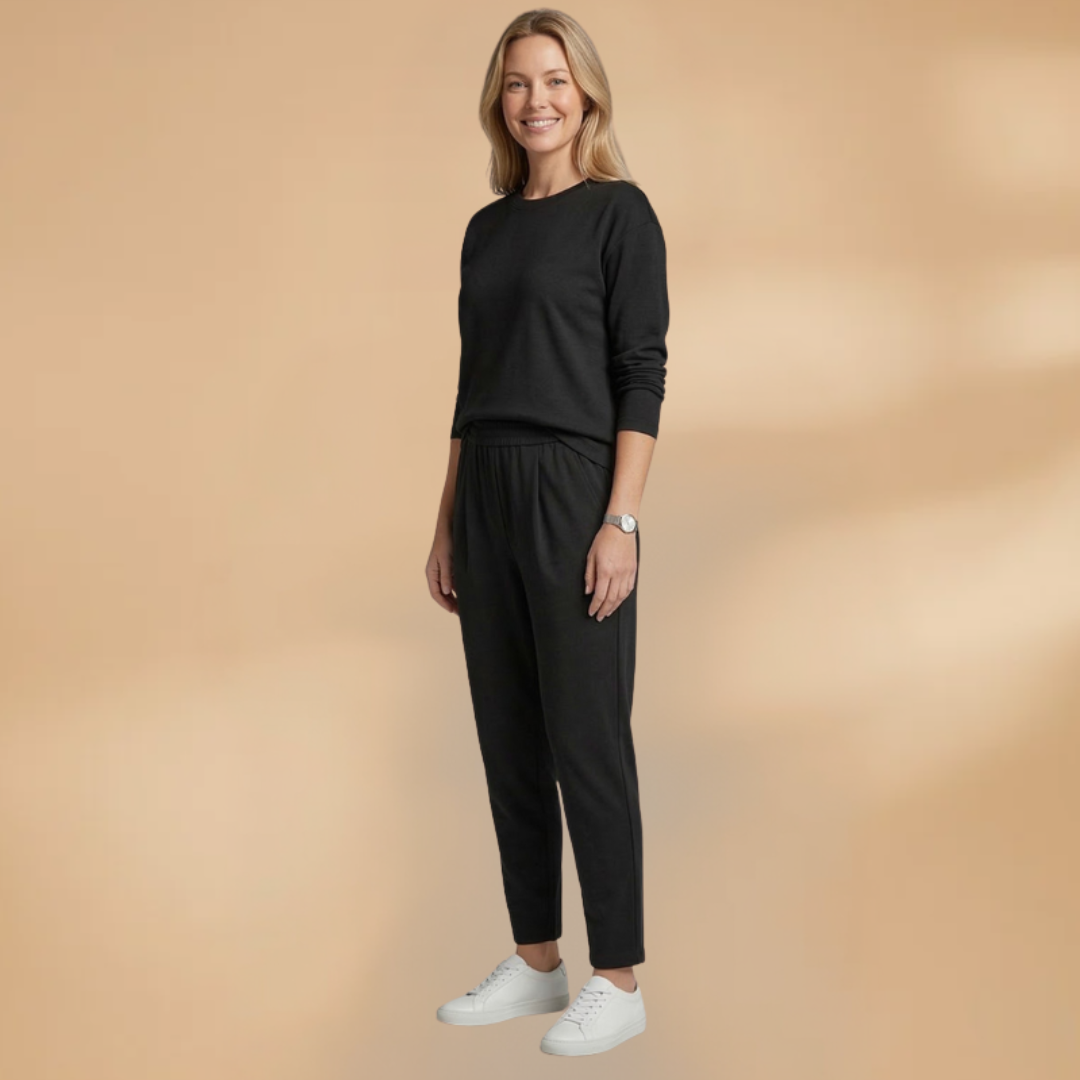 Women’s Two-Piece Set with Round Neck and Tapered Trousers