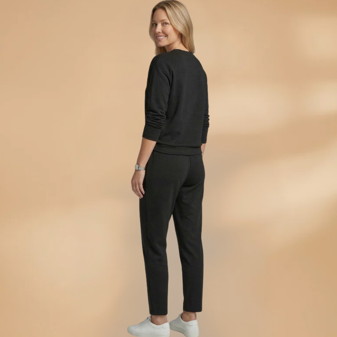 Women’s Two-Piece Set with Round Neck and Tapered Trousers