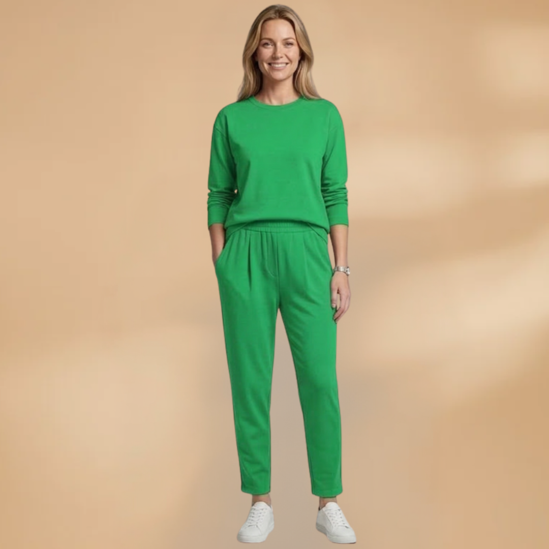 Women’s Two-Piece Set with Round Neck and Tapered Trousers