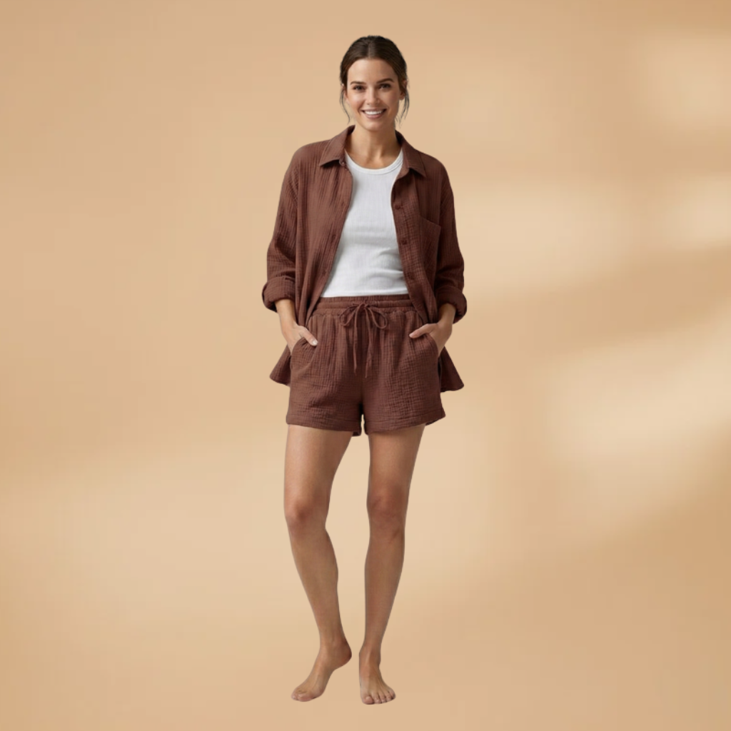 Women’s Two-Piece Set with Shorts and Functional Fabric