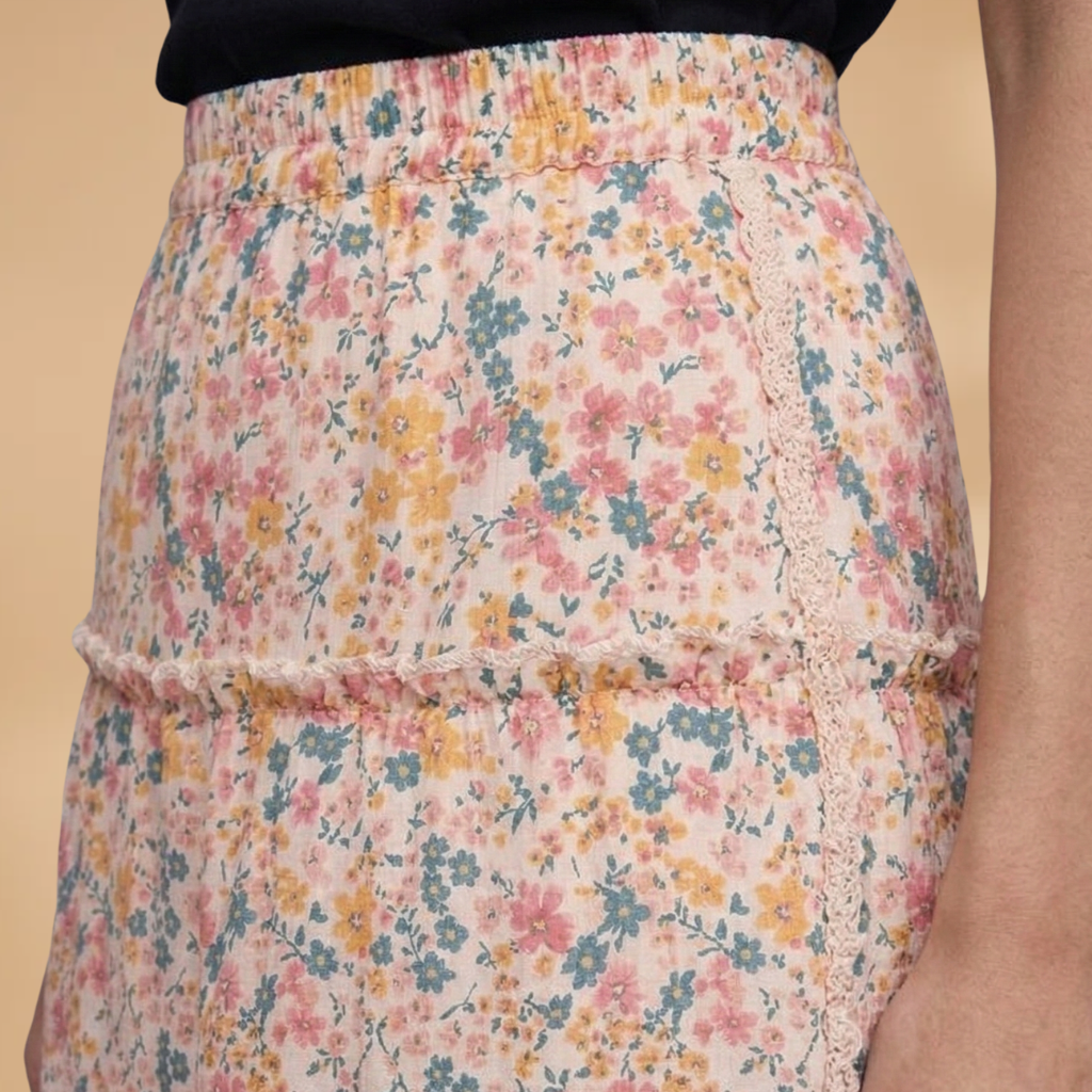 Women's Voluminous Skirt with Floral Design and Frilled Hem